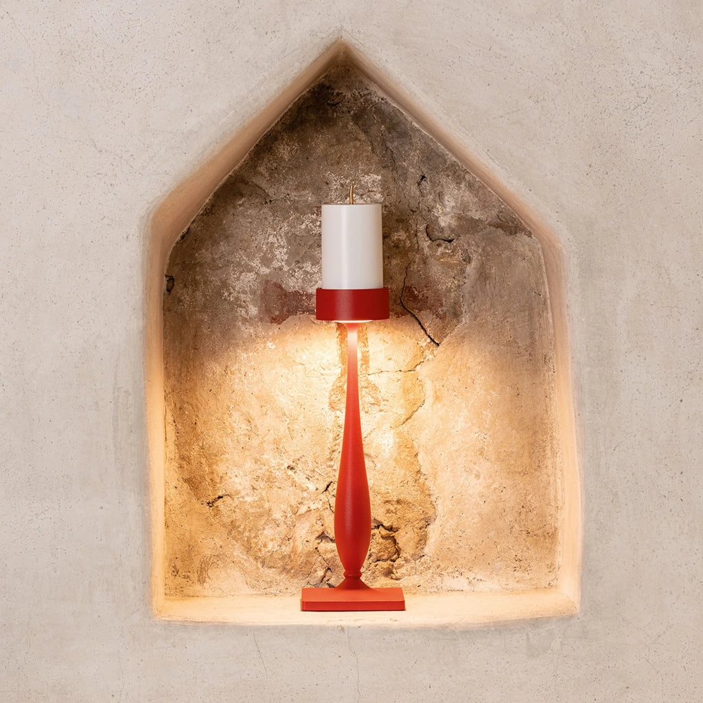 Perpetua Lampada da Tavolo Barocco Senza Fili LED in Alluminio Rosso con Stelo Sagomato, Batteria Rimovibile, Dimmerabile e Grado Protezione IP54