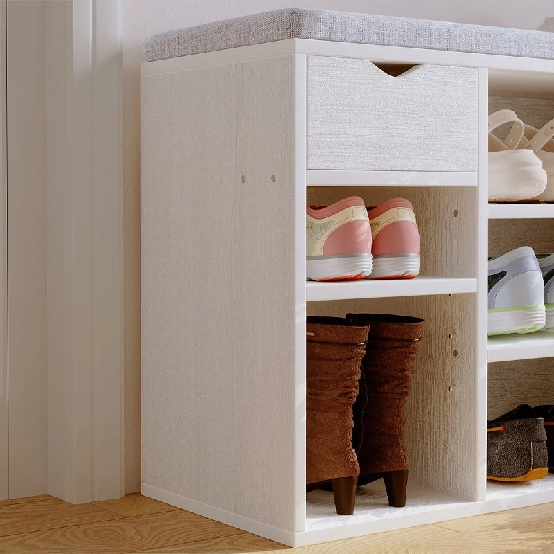 Scarpiera con seduta in stile loft, bianca, panca per ingresso, moderna