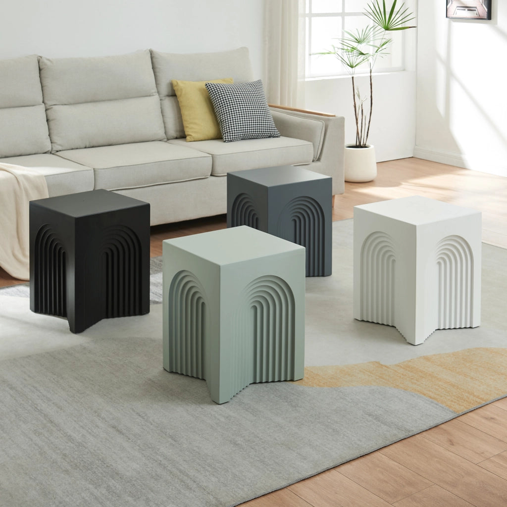 Tavolino Cubo Elverumn con Design Arcuato 45x35x35 cm Nero [en.casa]