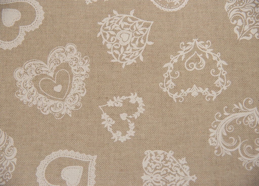 Tovaglia Miros Resinata Antimacchia Copritavolo Cucina Disegno Cuore - 140x140 - Bianco