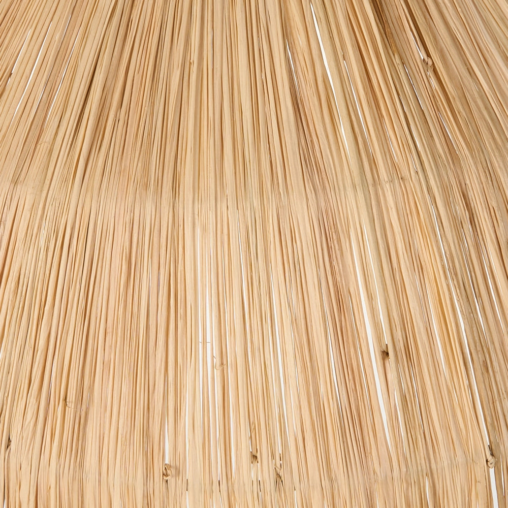 Lampada a sospensione con paralume in paglia naturale intrecciata a cupola, stile boho-japandi
