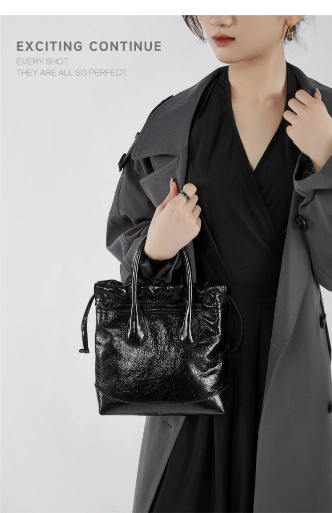 Borsa da donna vintage Song in pelle di vacchetta nera