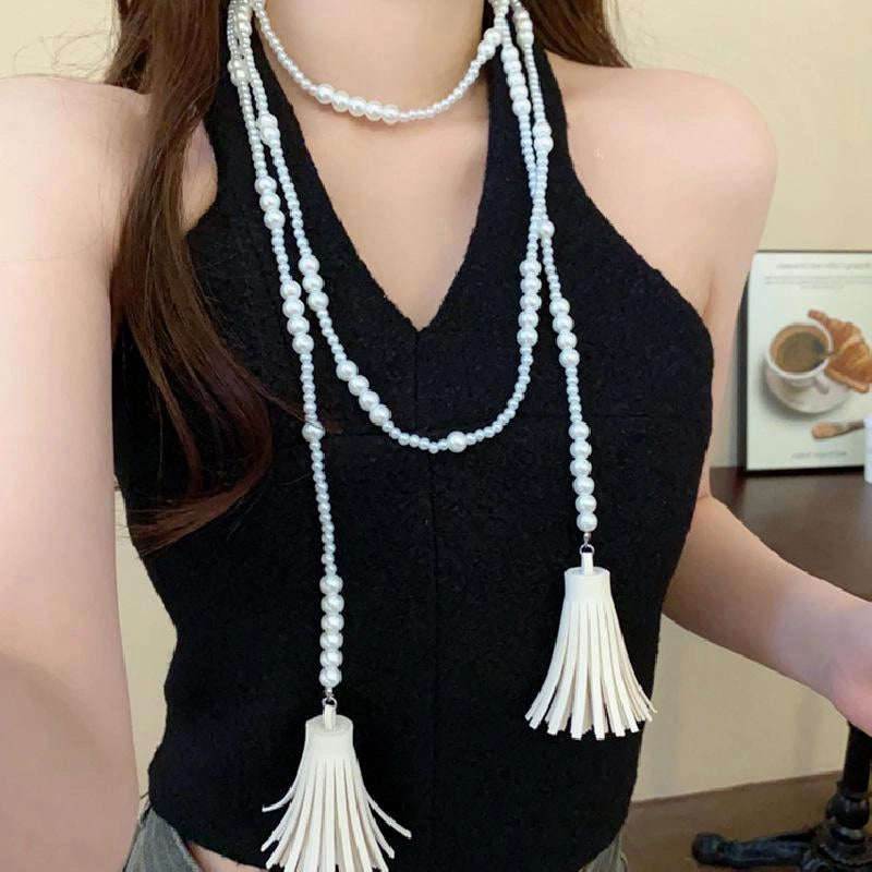 Collana lunga vintage con perline bianche e nappa, regalo di Natale o compleanno.