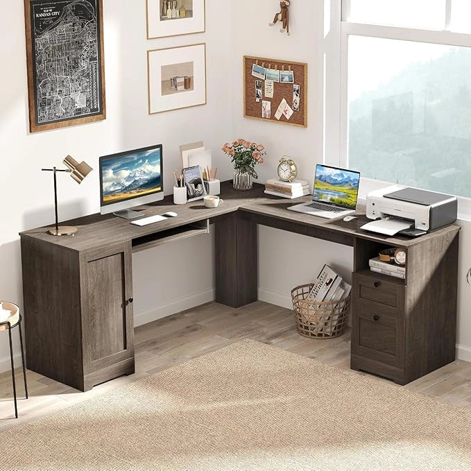 Scrivania Angolare con Prese di Corrente, Scrivania ad Angolo Moderna con 2 Cassetti, Armadio, Mensola Regolabile e Vassoio per Tastiera, Ideale per Gaming, Lavoro e Scrittura (Nero)