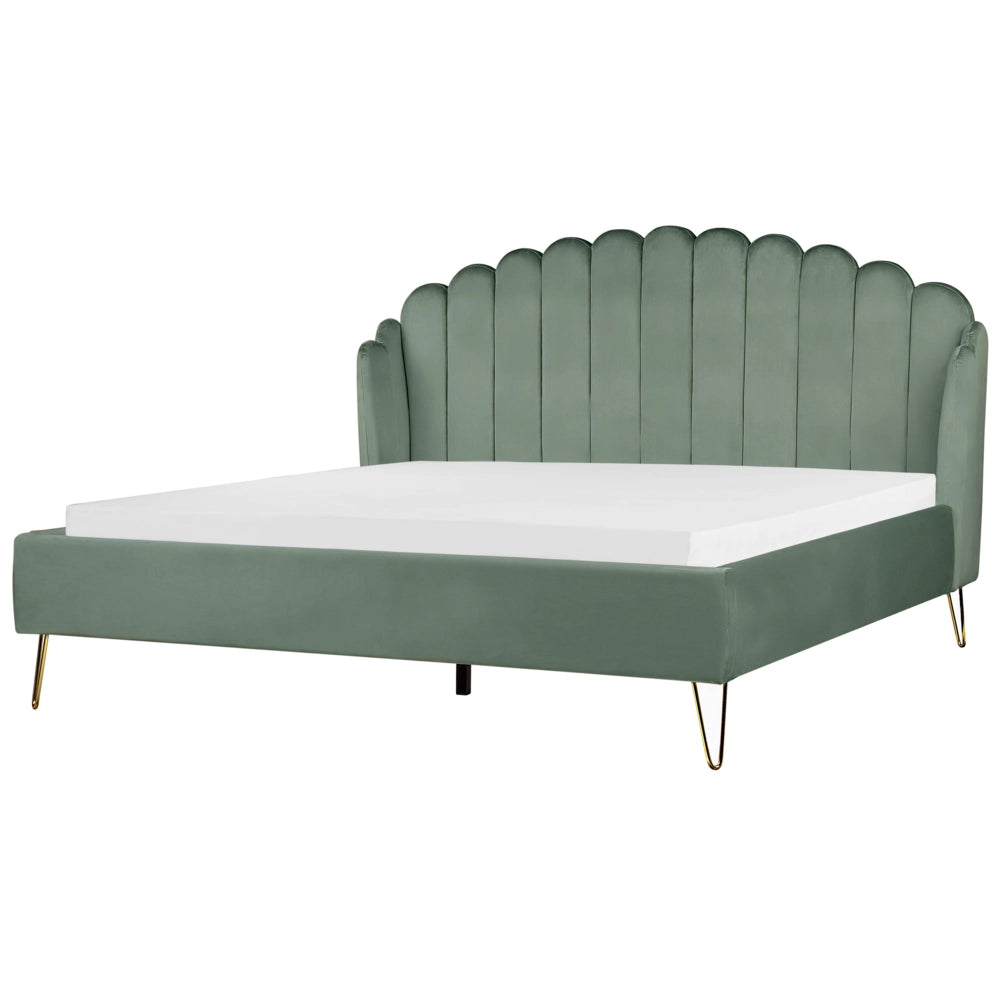 Letto matrimoniale in velluto verde con testiera a conchiglia con gambe in metallo 180 x 200 cm retro capitonné