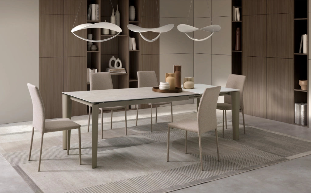 Tavolo Allungabile Horus - Top in ceramica sabbia e struttura in metallo color sabbia - Stones