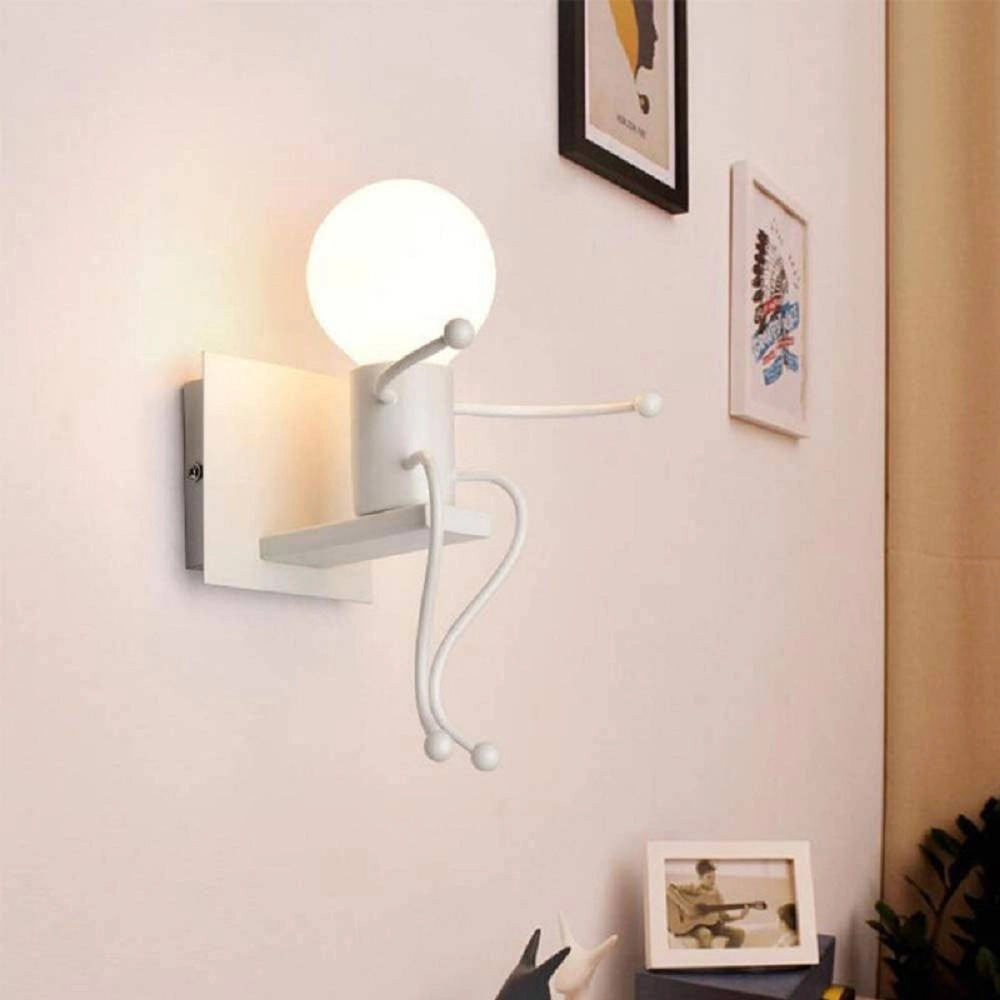 Trade Shop - Applique Da Parete Decorativo Forma Di Omino Seduto In Metallo Attacco E27 Aq51 - Bianco