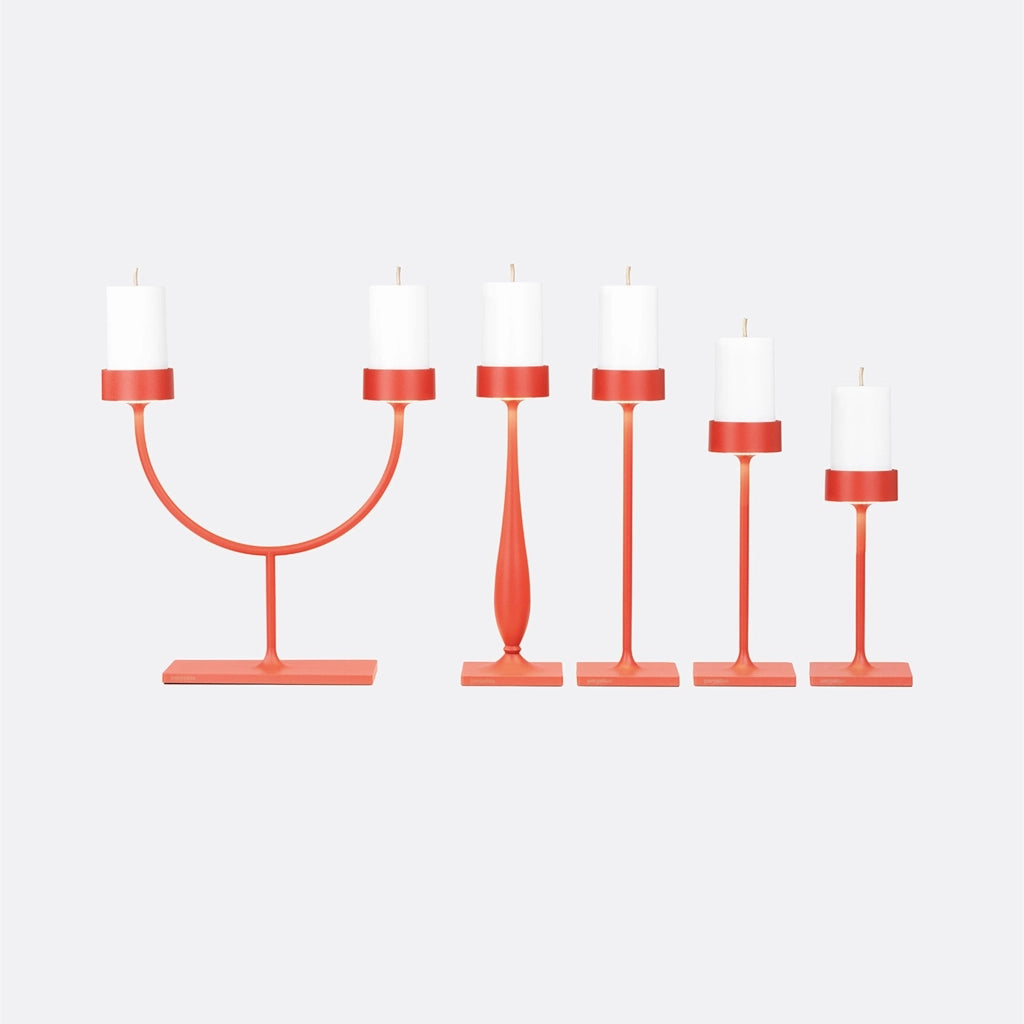 Perpetua Lampada da Tavolo Midi Wireless in Alluminio Rosso con Batteria Rimovibile Magnetica e Sistema LED Dimmerabile ad Alte Prestazioni