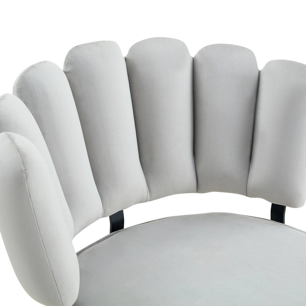 Set tavolo e sedie con tavolo rotondo e 4 sedie; 2 ripiani; in tessuto grigio chiaro; MDF noce e metallo nero