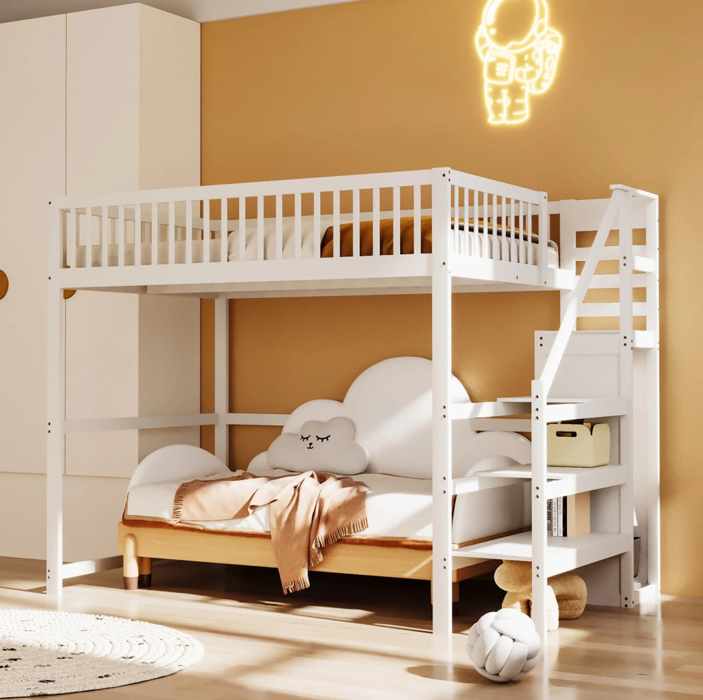 Letto a soppalco 140x200 cm in legno bianco con scala di sicurezza e armadio integrato