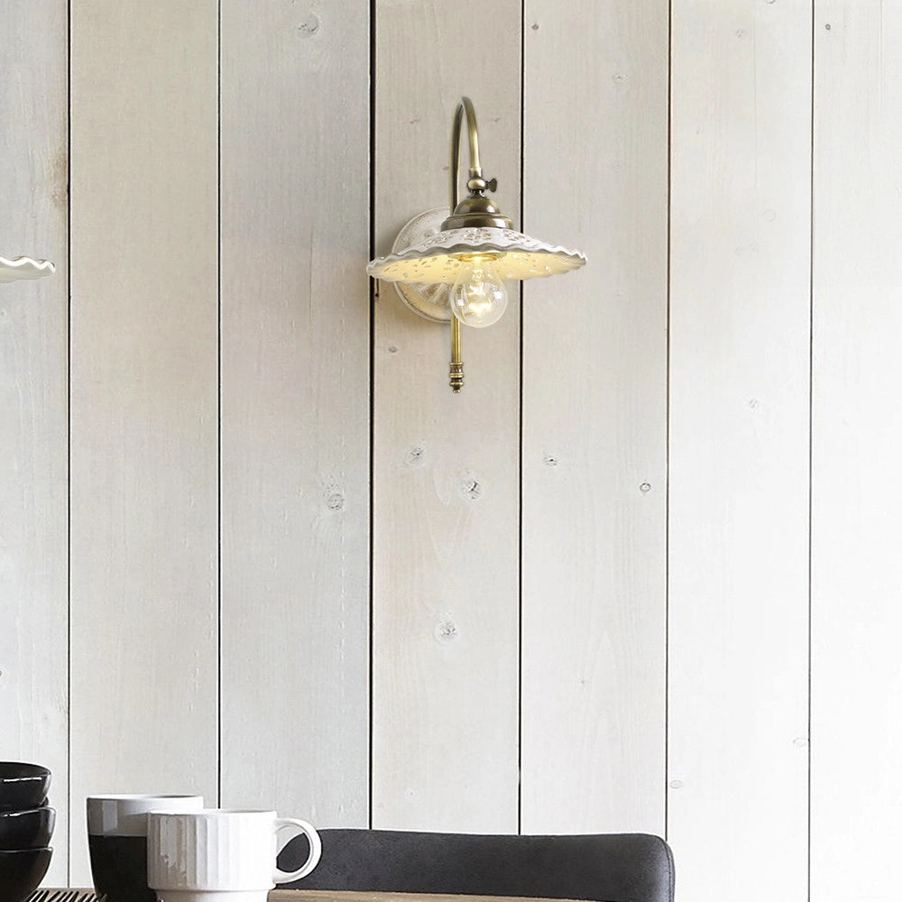 MERLETTO MATT Applique da Parete in Ceramica Anticata con Braccio in Ottone