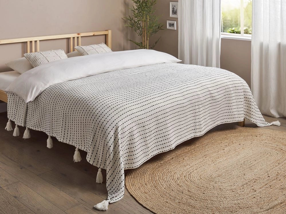 Copriletto in tessuto di cotone bianco sporco 220 x 240 cm con frange Decorativo Biancheria da letto Design classico Camera da letto