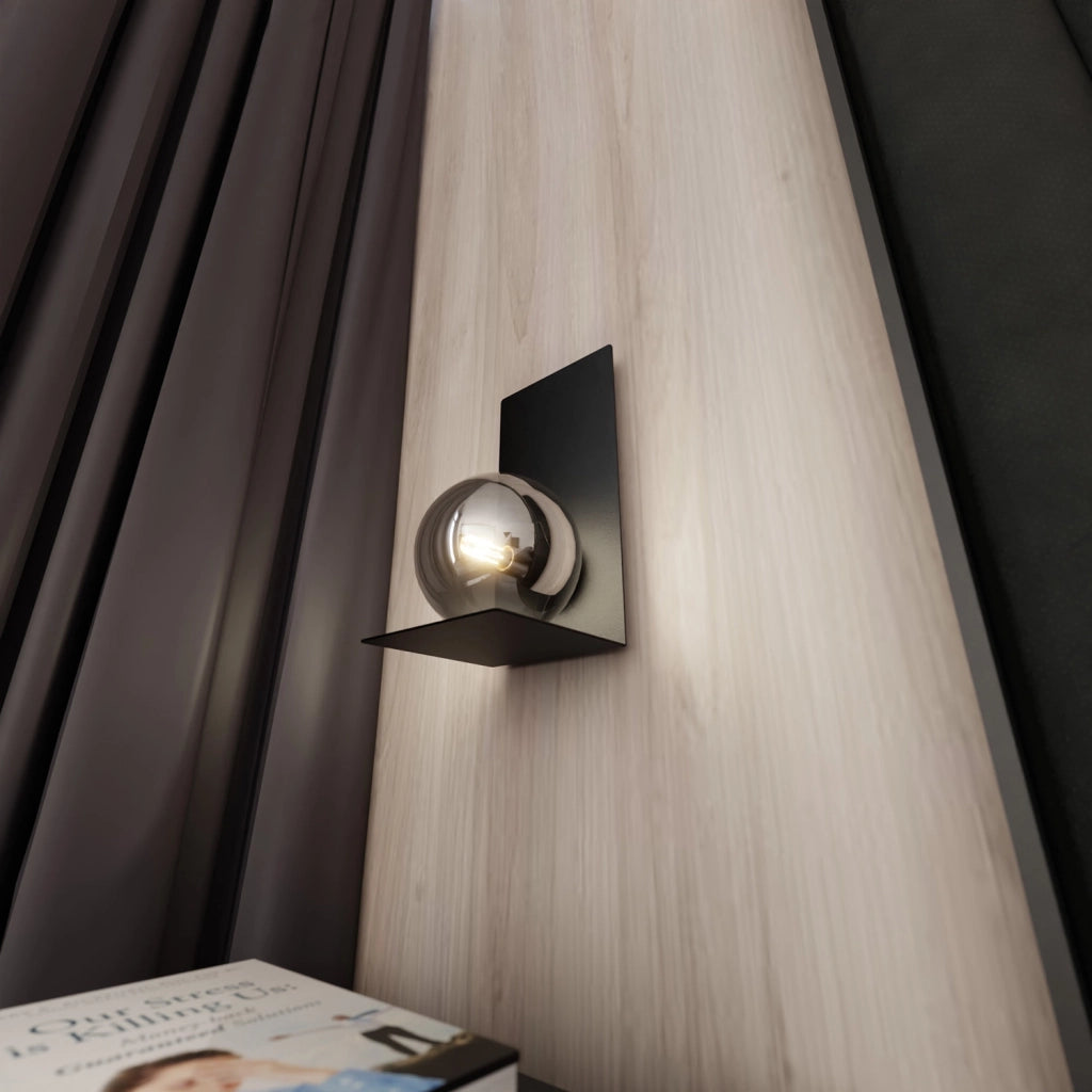 Applique Minimal 1 Luce Indiretta Agni Con Base In Acciaio Nero E Vetro Fumè