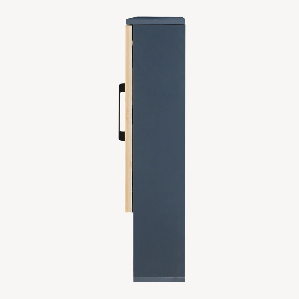 Mobiletto da Parete Svanes a Specchio Armadietto Pensile da Bagno con Ante in Bambù 58 x 56 x 13 cm - Grigio Scuro/Naturale [en.casa]