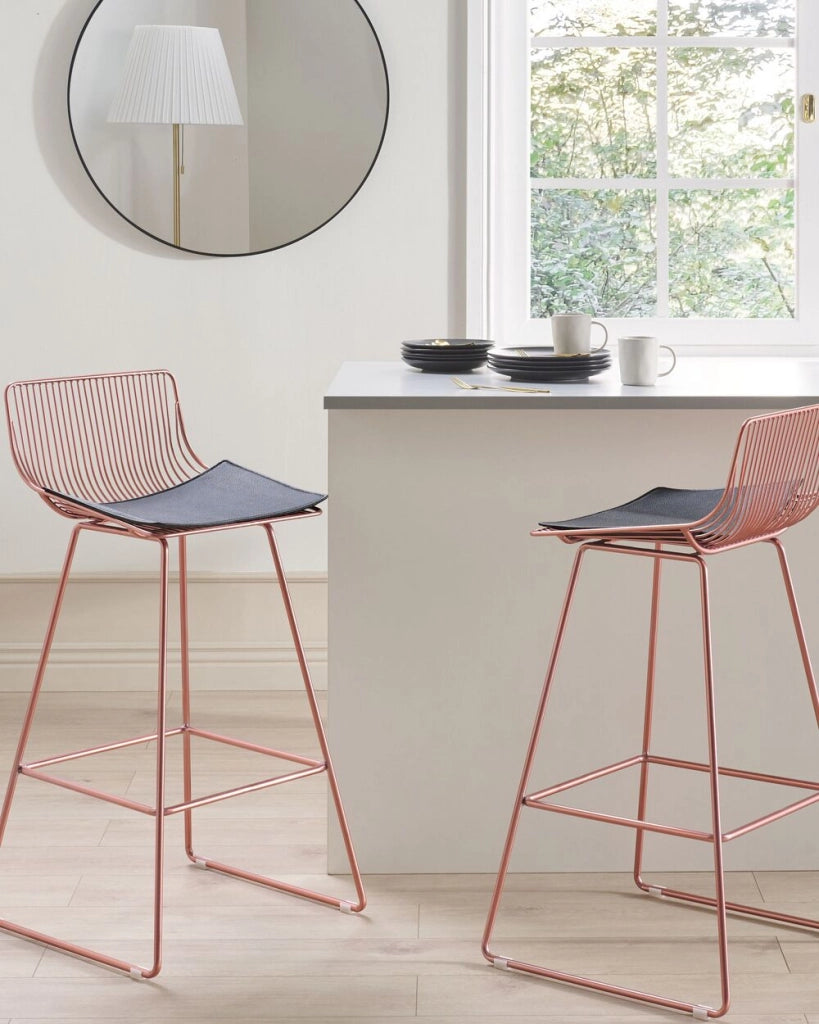 Set di 2 sgabelli in metallo oro rosa stile moderno contemporaneo soggiorno cucina sedie alte