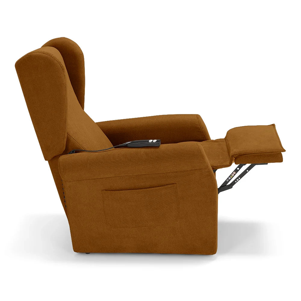 Poltrona relax elettrica PISA MADE IN ITALY per anziani e disabili, 2 motori, 4 ruote, reclinazione e alzapersona, Tessuto Antimacchia, colore Mango
