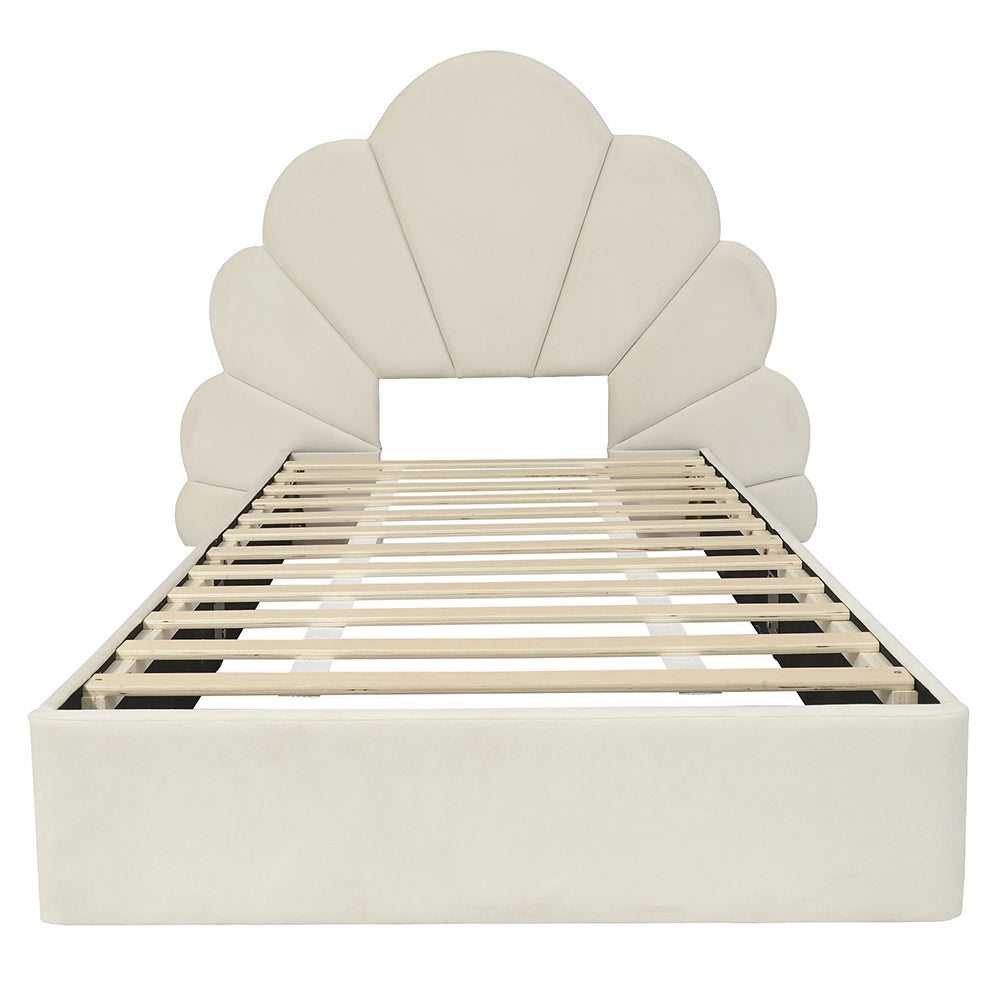Letto matrimoniale-Xylo-140x200 cm-imbottito, testiera petali, velluto, beige