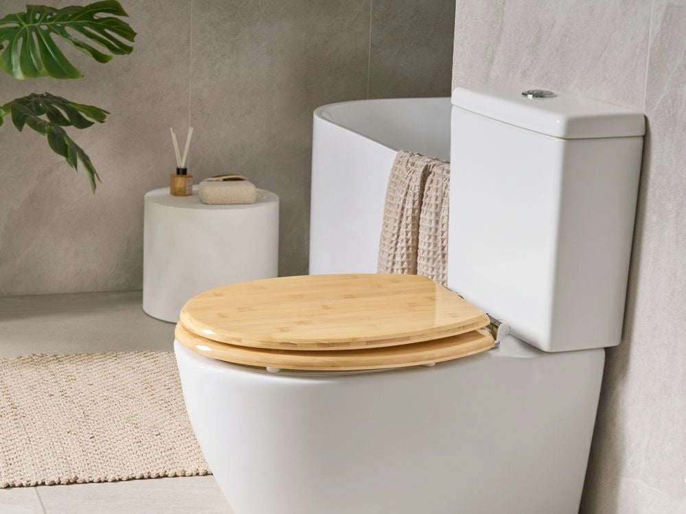 Sedile per WC scandinavo in bambù marrone chiaro 42 x 35 cm Distanza tra i fori 16 cm Finitura lucida Stile moderno WC per bagno