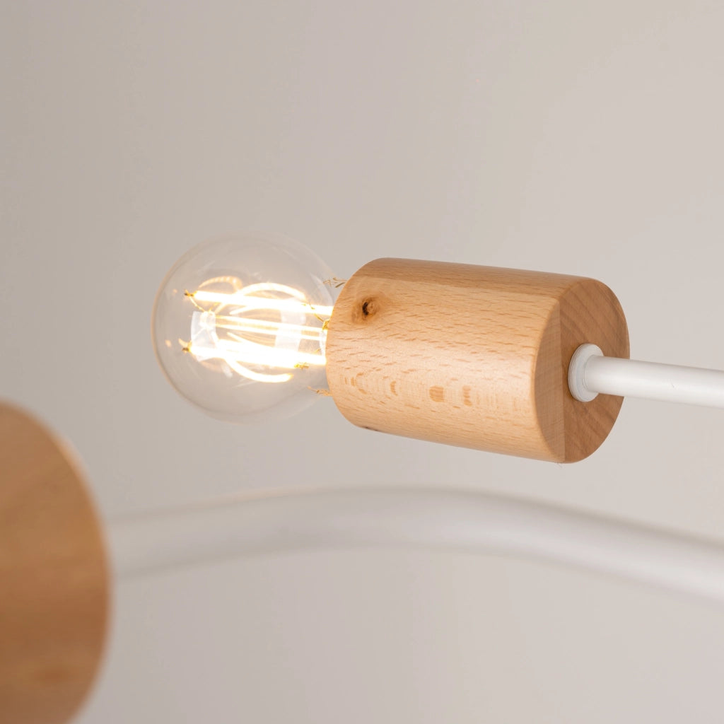 Lampada da parete TIMBO Peach Puff a 6 luci, design scandinavo, in legno bianco e acciaio