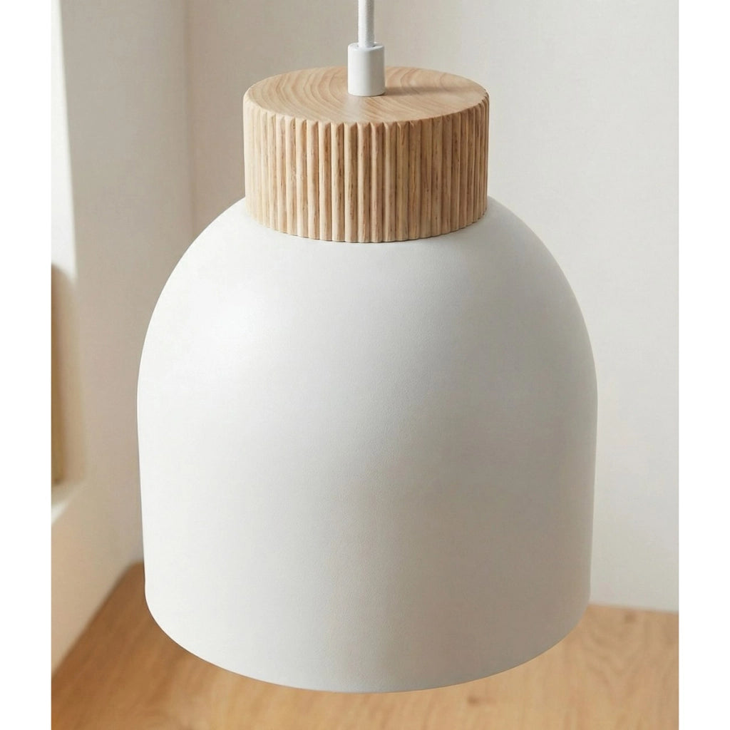 Lampada a sospensione KRU in acciaio bianco opaco e legno