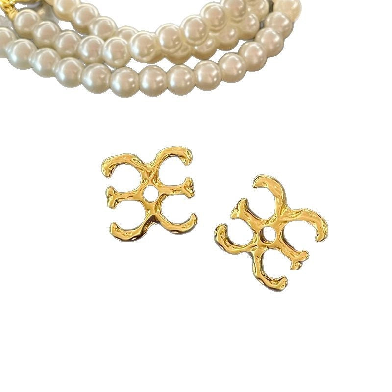 Set di collana e orecchini in metallo con perle, dal design retr¨° francese, stile cortese, elegante e raffinato, con catenina per clavicola da donna.