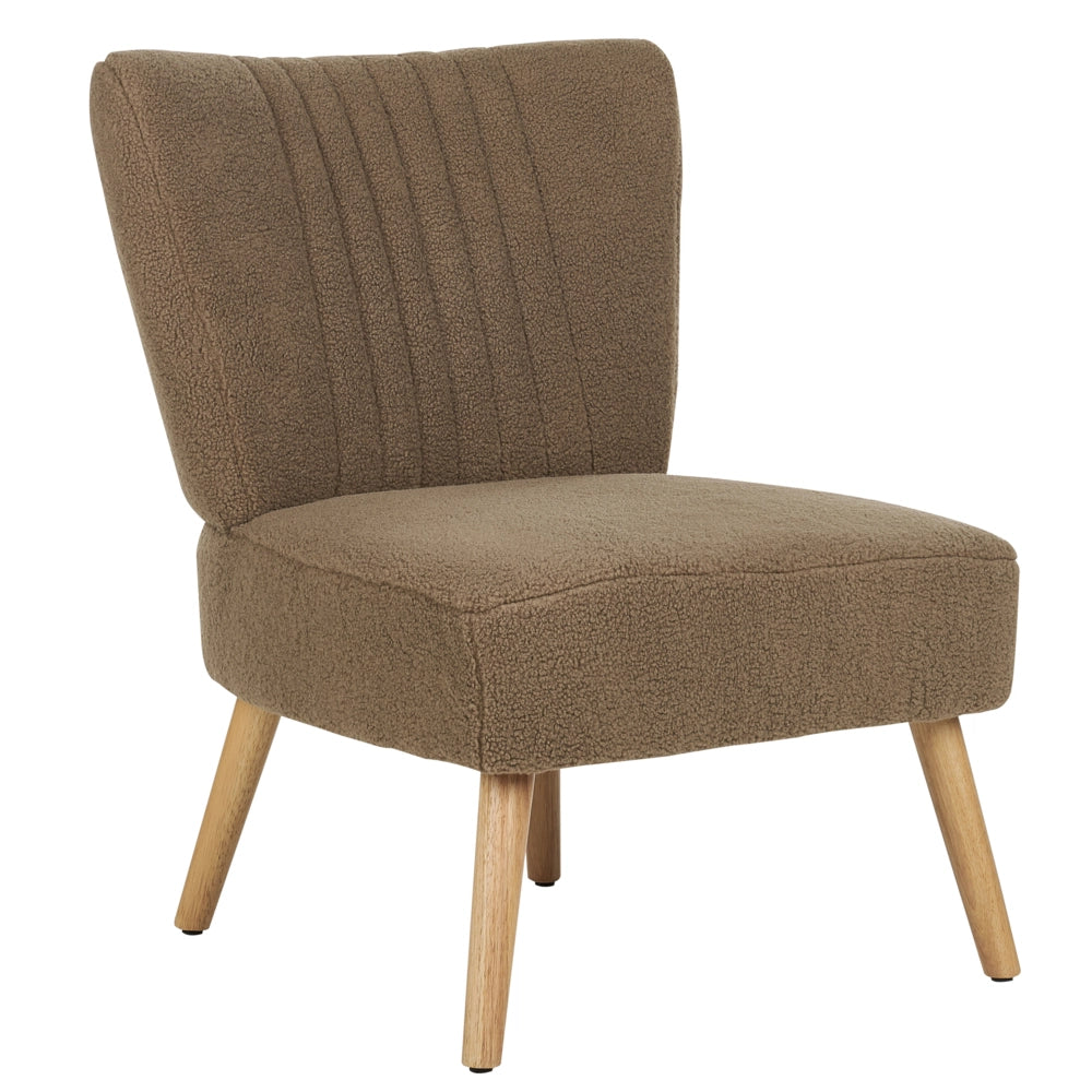 Poltrona imbottita in tessuto beige  senza braccioli a ciuffi verticali gambe in legno con trapuntatura