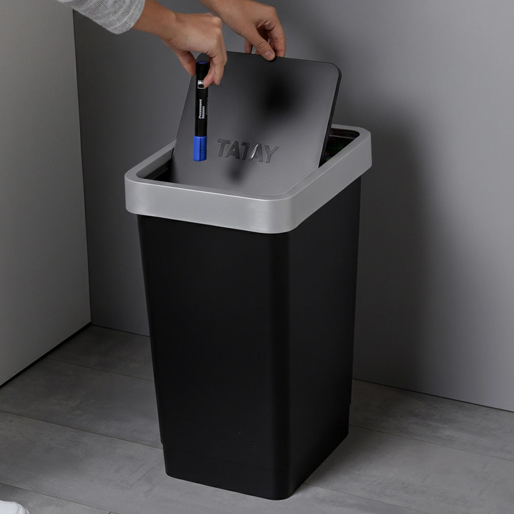 Pattumiera in plastica nero 25 litri con coperchio grigio basculante