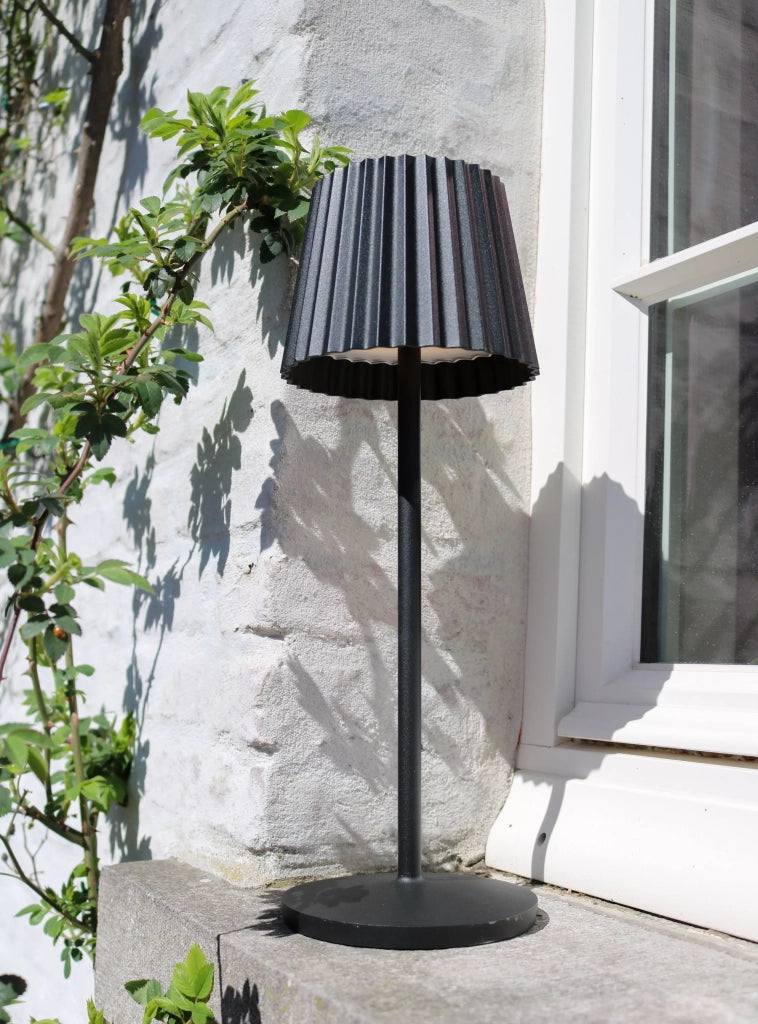Lampada da tavolo esterna ricaricabile LED 2W IP54 nera Lucide