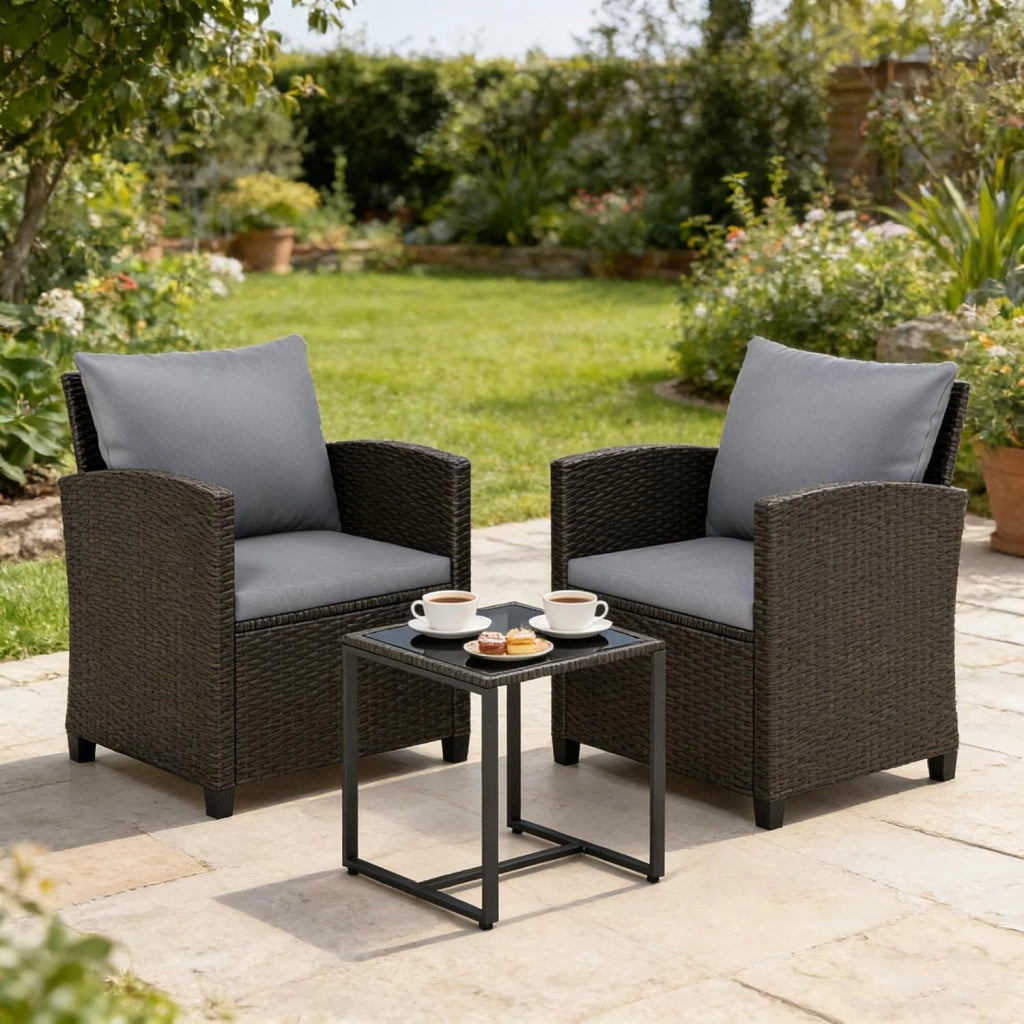 Set da Giardino 3 Pezzi, Set Salotto Esterno per 2 Persone, 2 Poltrone con Cuscini + 1 Tavolino con Piano in Vetro, Mobili da Esterno per Balcone, Terrazza, Cortile (Nero+Grigio)