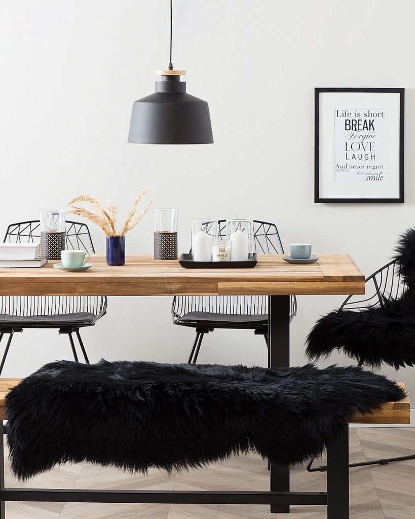 Tappeto in pelle di pecora Nero 65 x 110 cm a pelo lungo naturale in stile rustico