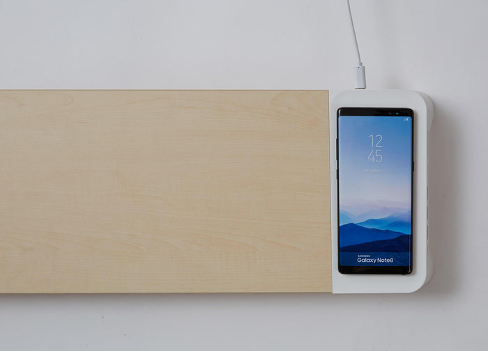 Supporto Monitor da Scrivania 56x20x5,7 cm con Entrata USB e Base di Ricarica Wireless Bianco