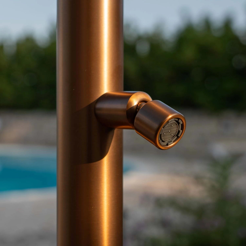 Sined Quartu Doccia Per Esterni In Acciaio 316l Con Soffione e Lavapiedi h 2289 Cm Inox Oro Rosa Con Soffione Deviatore e Lavapiedi