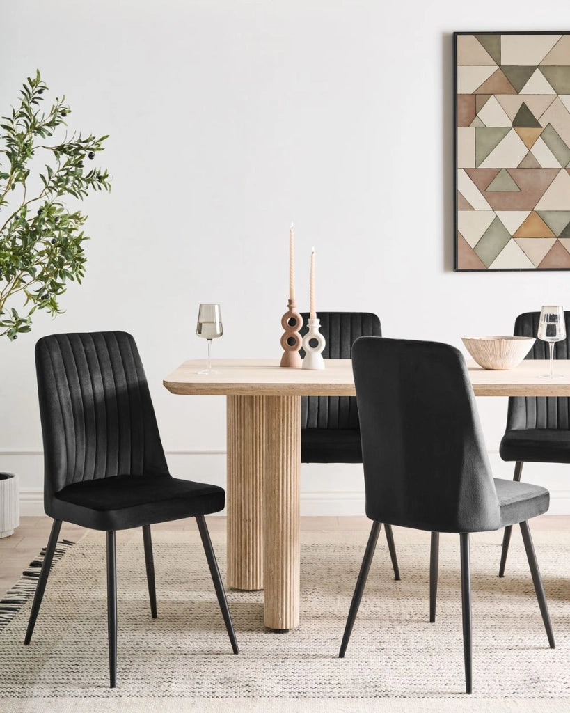 Set di 4 sedie da pranzo con seduta in velluto imbottito Stile moderno Senza braccioli Gambe in ferro nero