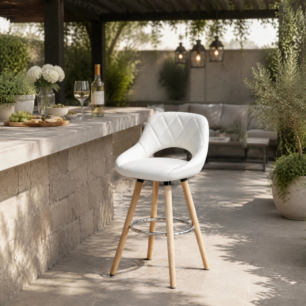 Sgabello bar bianco con schienale, seduta in similpelle e gambe in legno massello, h 91 cm