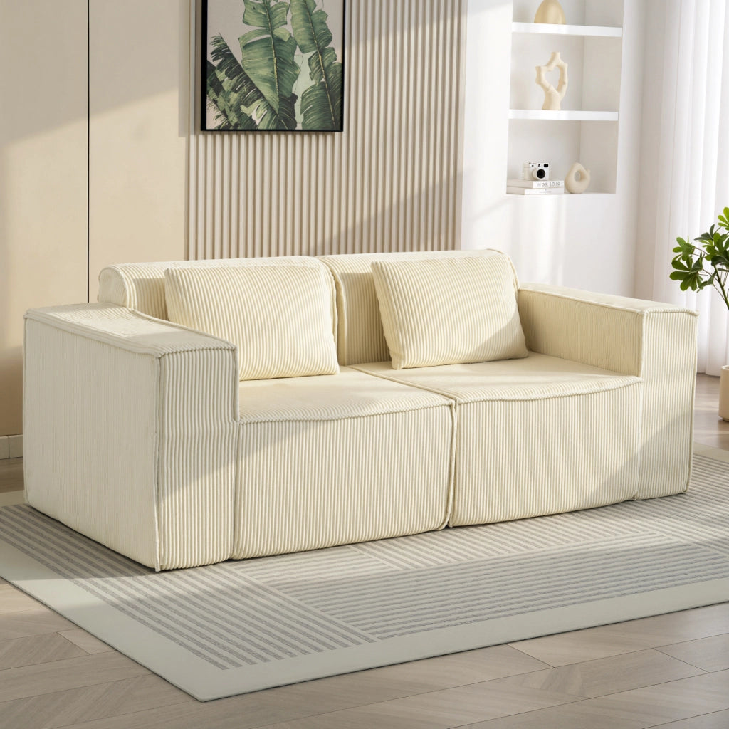 Divano 3 Posti Modulare con Seduta Profonda. Braccioli Larghi e 2 Cuscini in Velluto a Coste. Beige