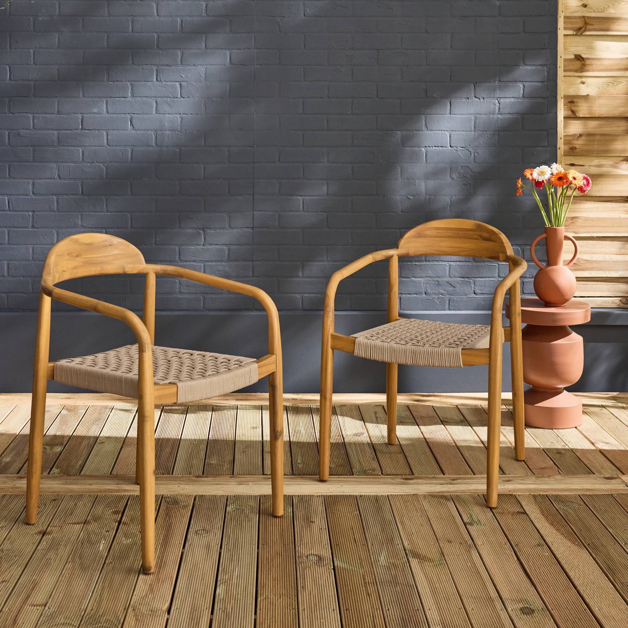 Set di 2 poltrone in legno di acacia, seduta beige in resina | sweeek