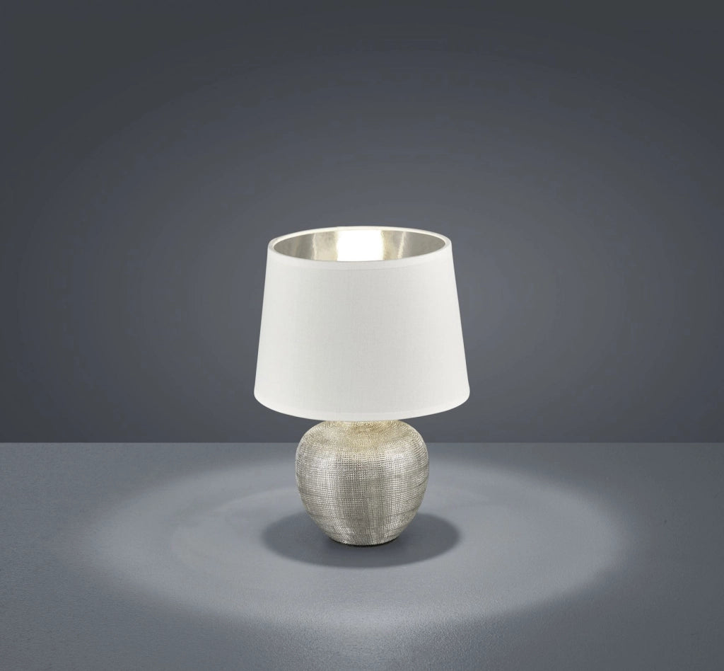 LUXOR LAMPADA TAVOLO BASE CERAMICA ARGENTO E PARALUME BIANCO INTERNO ARGENTO H. 26CM D. 18CMbATTACCO E14
