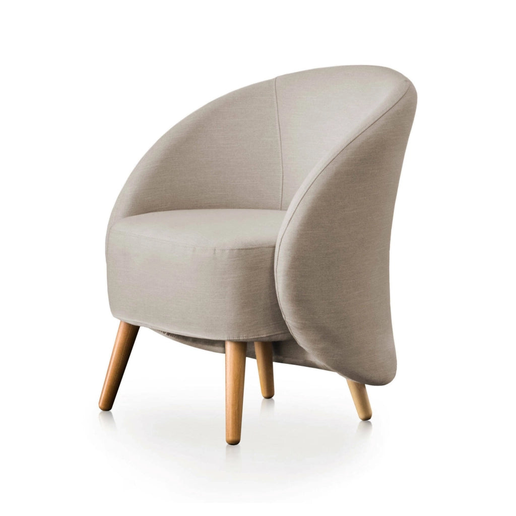 Poltrona Alla, Poltrona di design da salotto, 100% Made in Italy, Poltroncina relax in tessuto imbottito, cm 70x60h80, Tortora