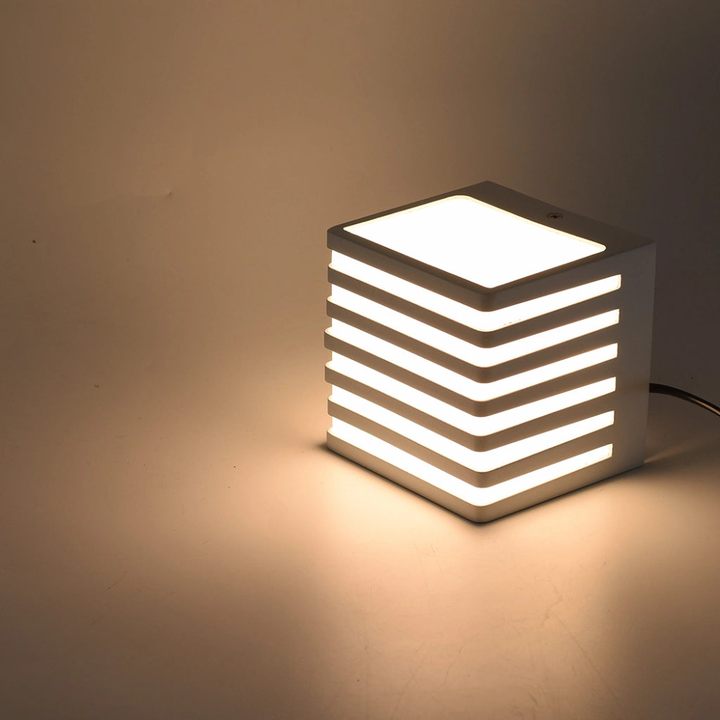 APPLIQUE LED CUBO DA ESTERNO IP54 IN ALLUMINIO BIANCO ILLUMINAZIONE CALDA 3000K - DESIGN MINIMALISTA