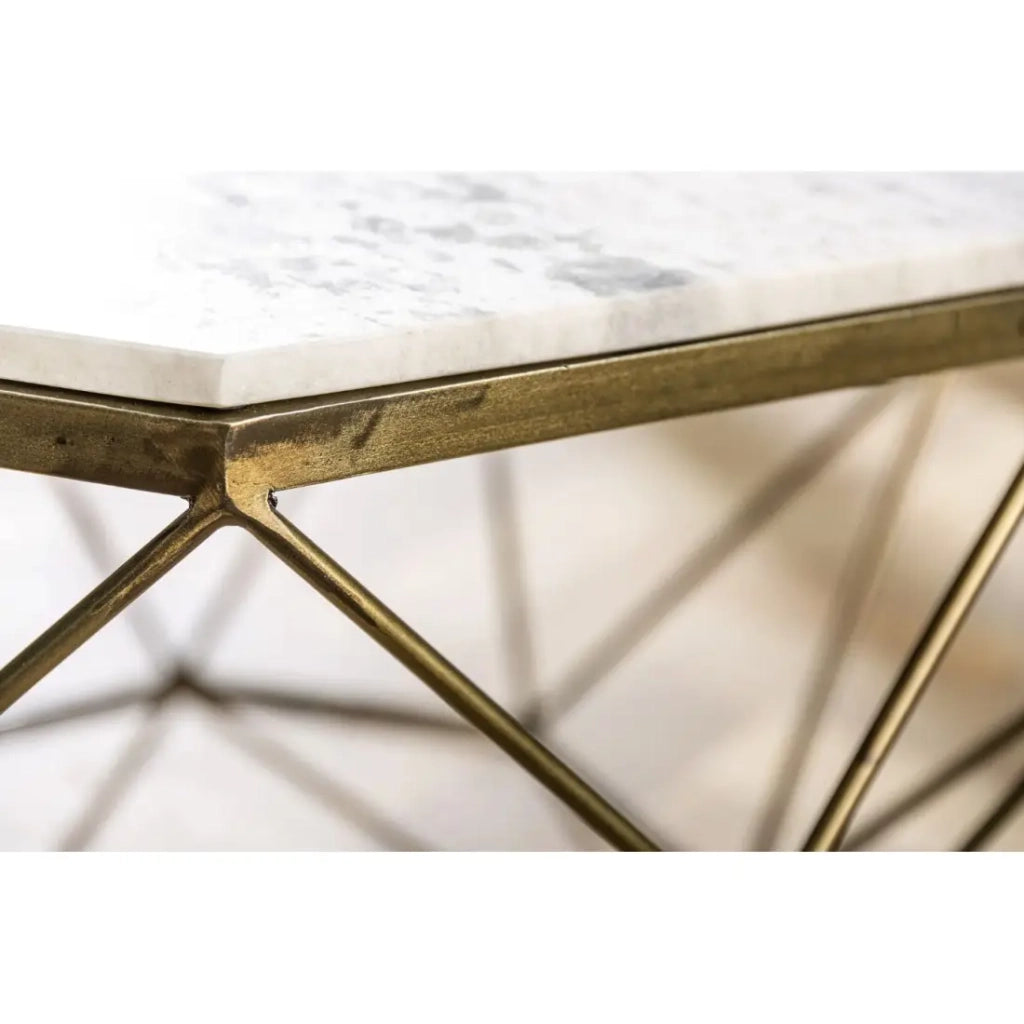 Tavolino basso NEXORA 70 cm in marmo bianco e metallo finitura ottone design geometrico