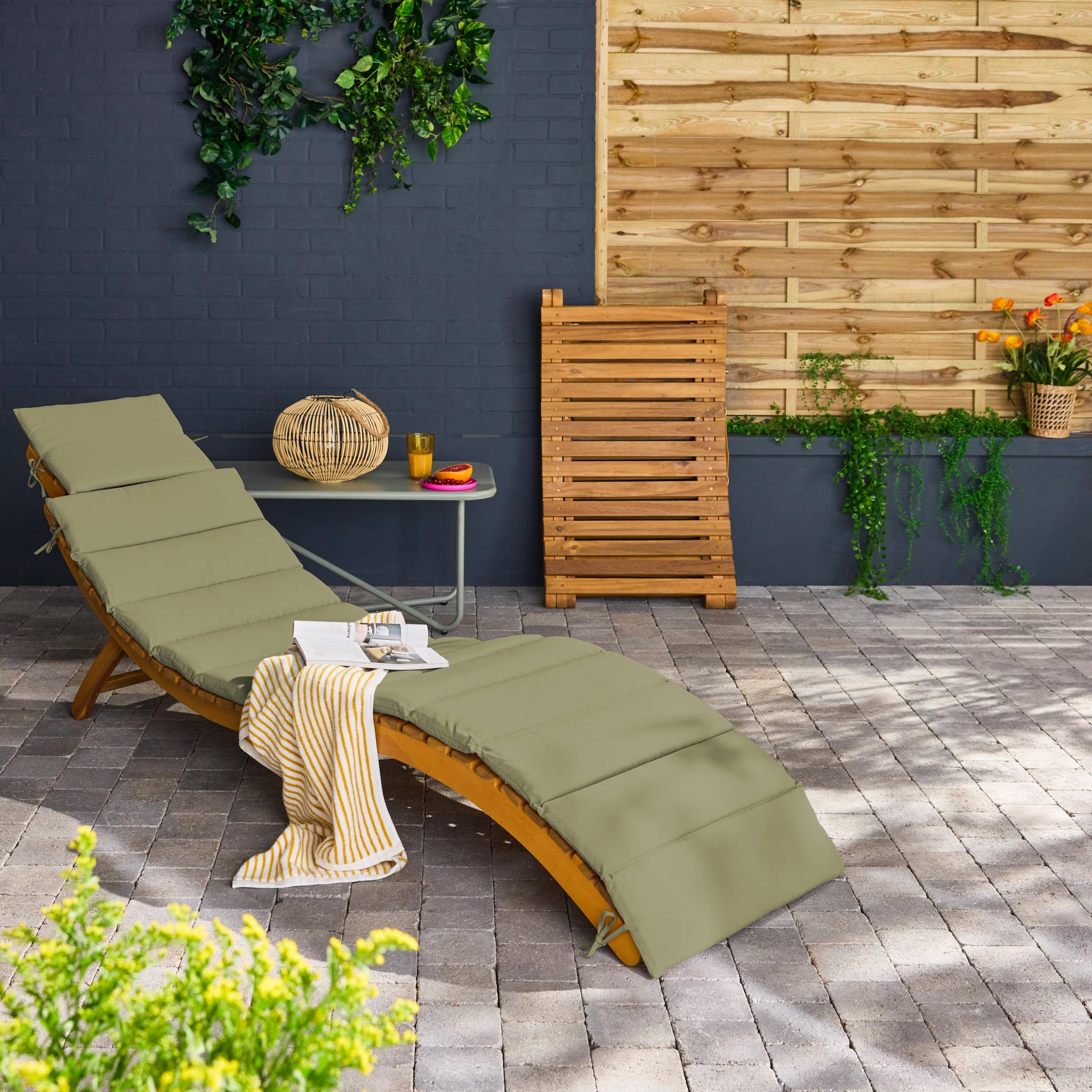 Set di 2 lettini prendisole in legno di acacia, verde kaki