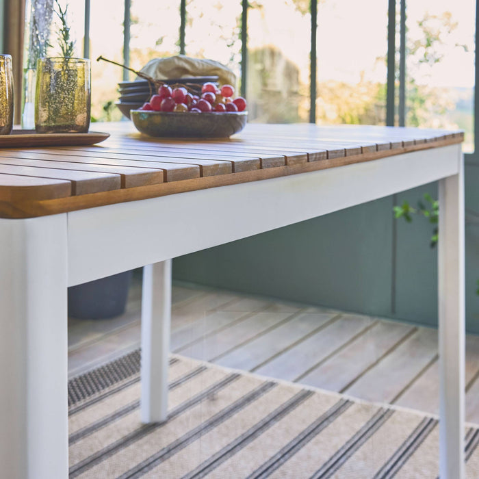 Tavolo da giardino in acacia con angoli arrotondati, 6 posti, bianco