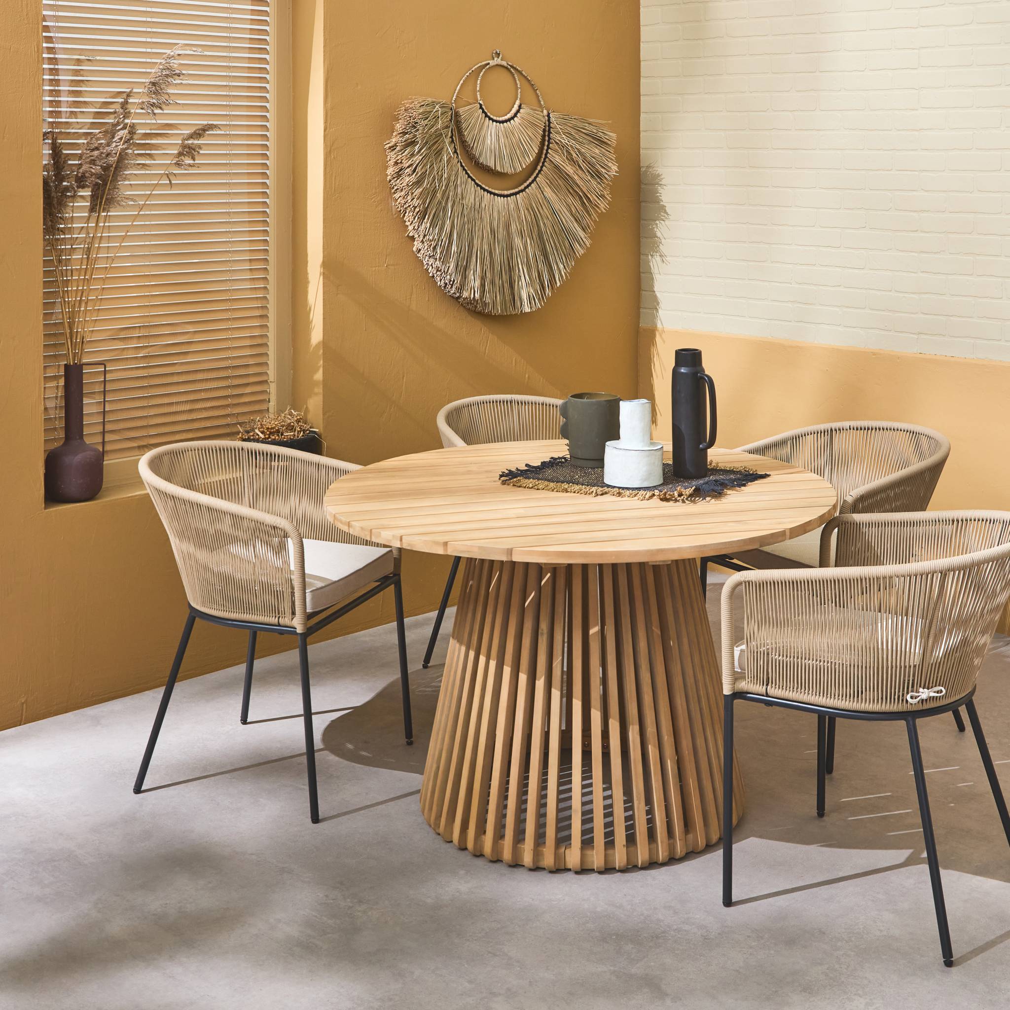 Set tavolo da pranzo rotondo, legno, 4 poltrone in corda, beige
