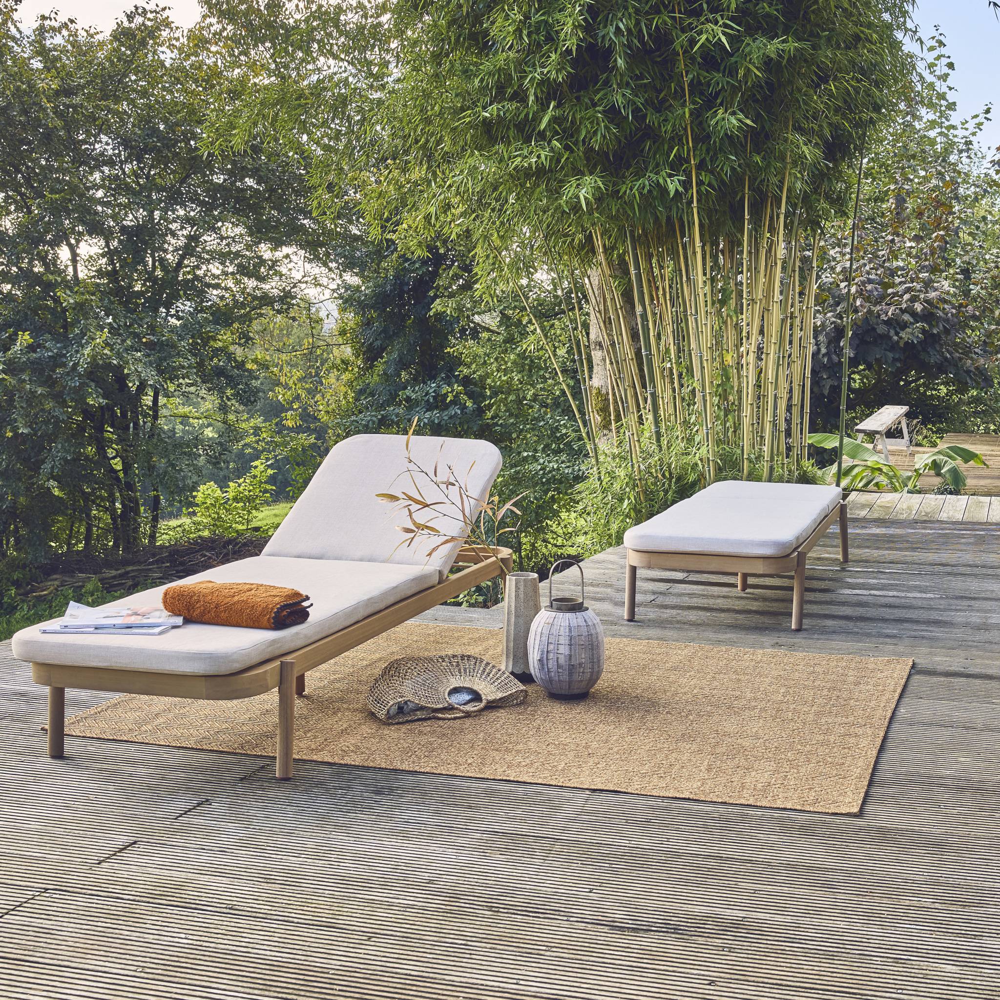 Set di 2 lettini prendisole in legno di acacia, reclinabili, beige