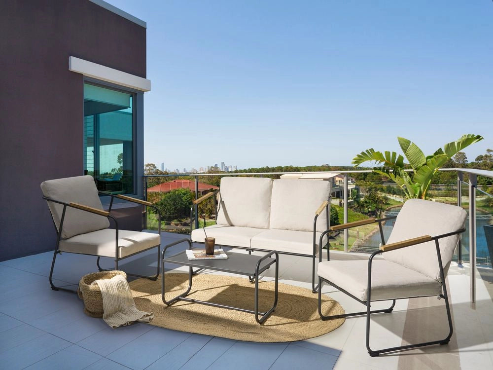Set da giardino 4 posti in acciaio con tavolo beige chiaro stile industriale