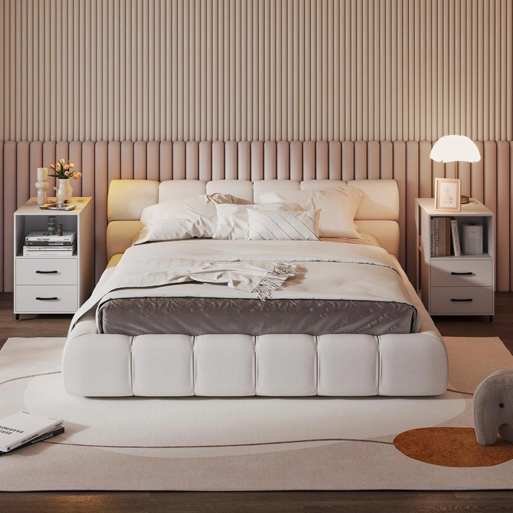 Tavolino Laterale Mobile con Stazione di Ricarica, Comodino con Cassetti, Ripiani e Ruote Bloccabili, Tavolino Moderno per Camera da Letto, Ufficio e Soggiorno, 60 x 40 x 65,5 cm (Bianco)