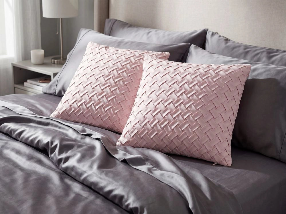 Set di 2 cuscini decorativi rosa finta pelle scamosciata trama reticolare 45 x 45 cm Moderno Glamour Decor accessori