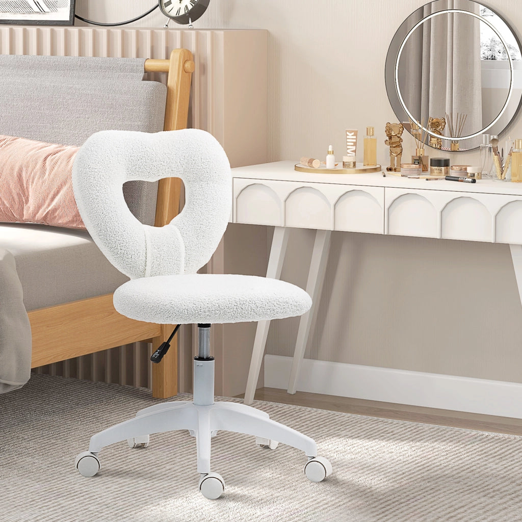 Sedia da ufficio girevole con schienale a cuore senza braccioli e altezza regolabile in teddy fleece bianco