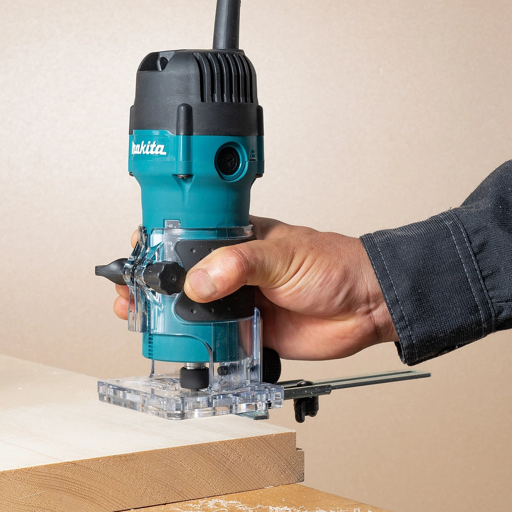 Rifilatore diritto Makita 530W pinza 6 mm 3711