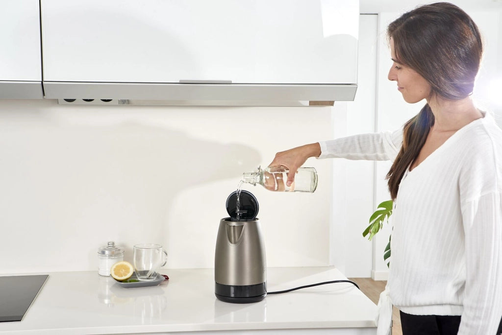 Black & Decker BXKE2201E bollitore elettrico 1,7 L 2200 W Nero, Acciaio inossidabile
